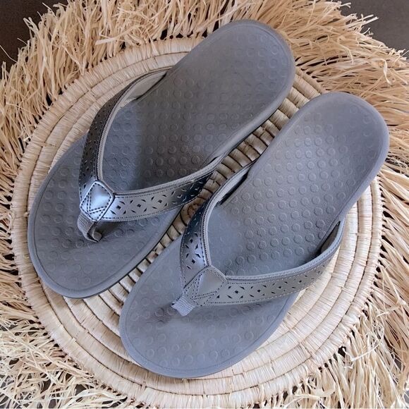 VIONIC Women’s Tide Perforated Gray Thong Flip Flop Sandals Size 7 - Picture 1 of 15